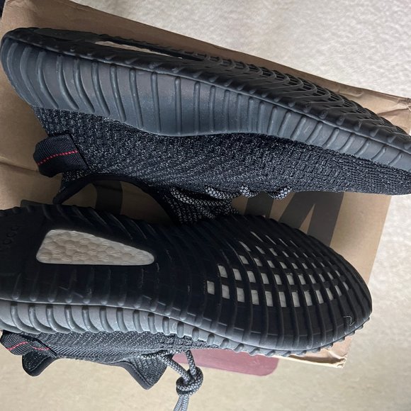 Yeezy Boost 350 V2 Black/Static REFLECTIVE - Size 9 main image 8